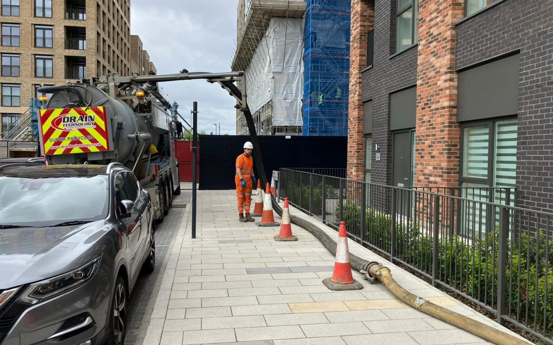 Todays task for one of our tanker teams was a 135m pull from a basement through an inaccessible manhole to a tank down in London.