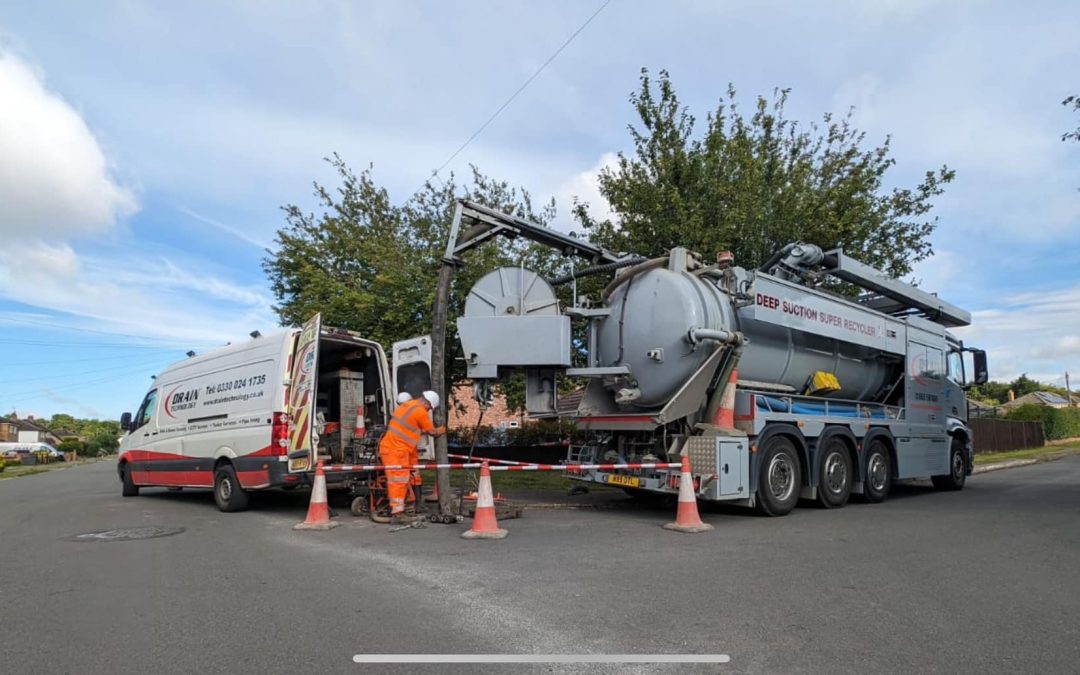 Good to see one of our big girls (Noo Noo) out today working alongside a camera van undertaking a storm culvert clean and survey