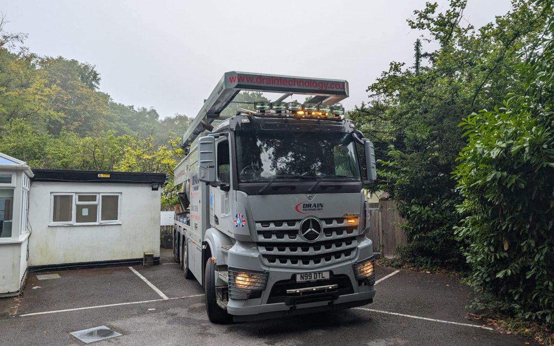 Today we had our DSU water recycling tanker on a job undertaking a chamber/soakaway clean.