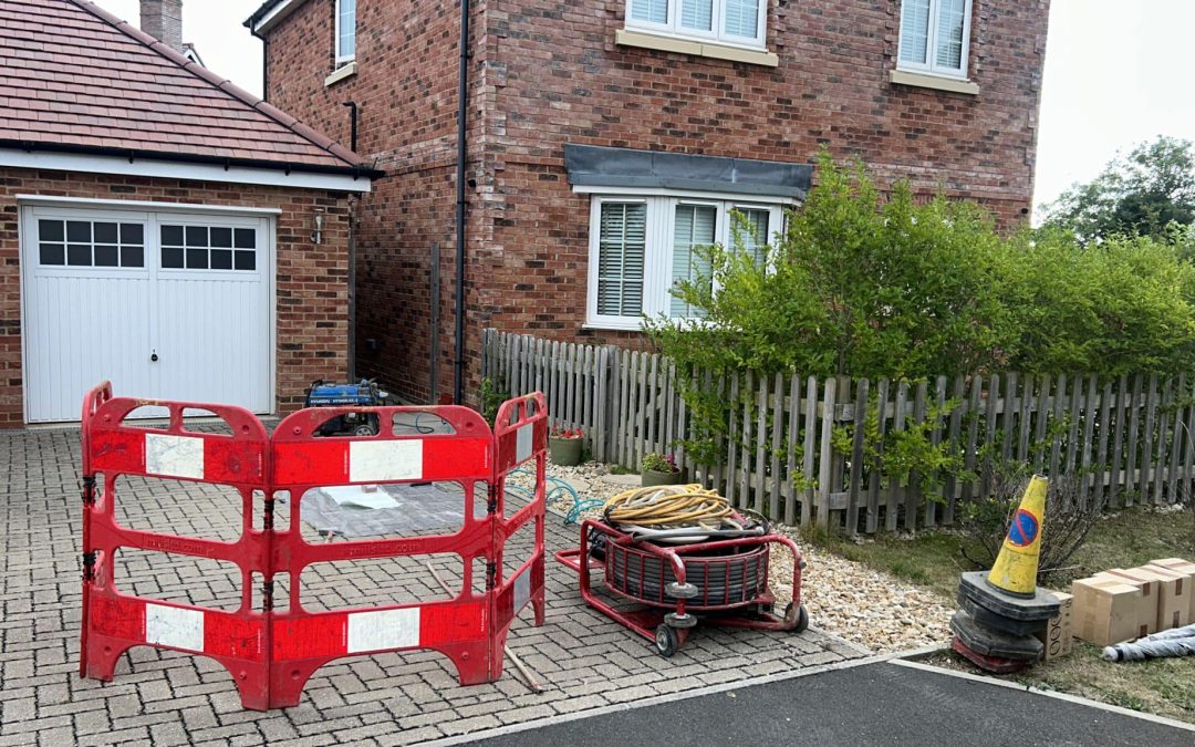 Today we have one of pipe rehabilitation teams out undertaking descaling work before than installing a localised patch repair over the damaged pipe.