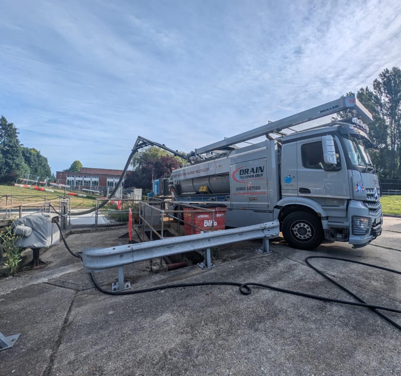 Today we had our big water recycling deep suction unit out cleaning a degritter at a sewage treatment works.