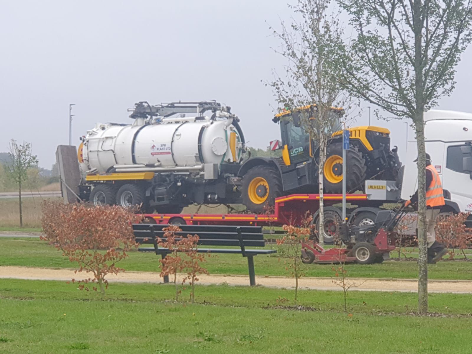 PHOTO-2025-10-02-13-25-37 Lorry with tractor and tanker attached