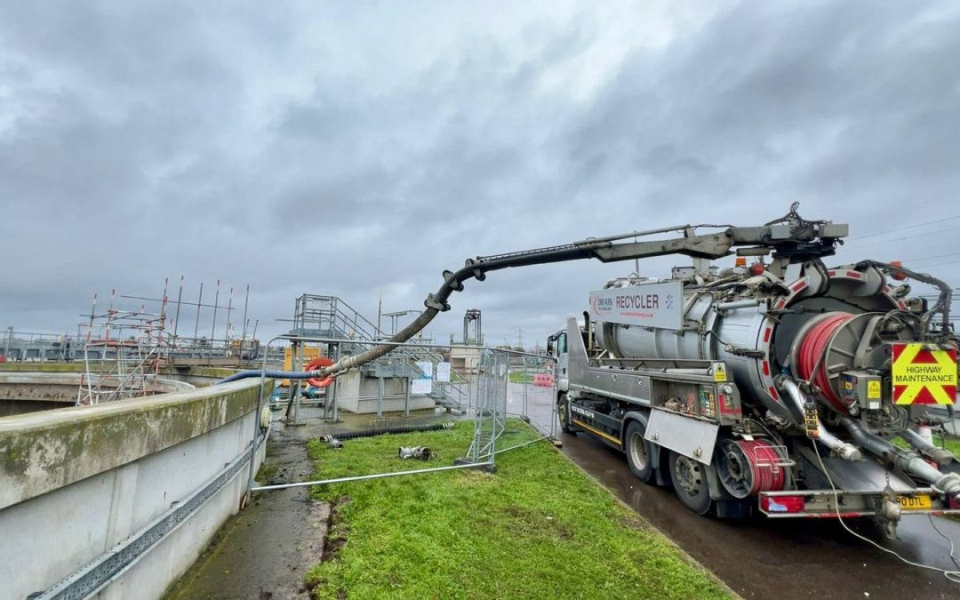Over the weekend, we have had one of our many teams out draining down this final settlement tank down in London, ready for some future renovations.