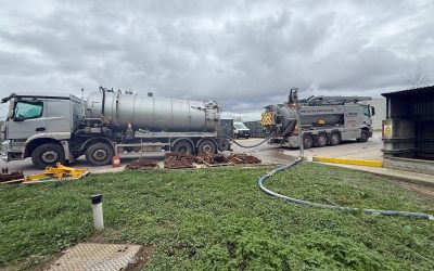 Today has been a busy day for some of our specialist teams, with some of our most experienced crews out on two different sites around Oxfordshire delivering specialist industrial cleaning services for valued clients.